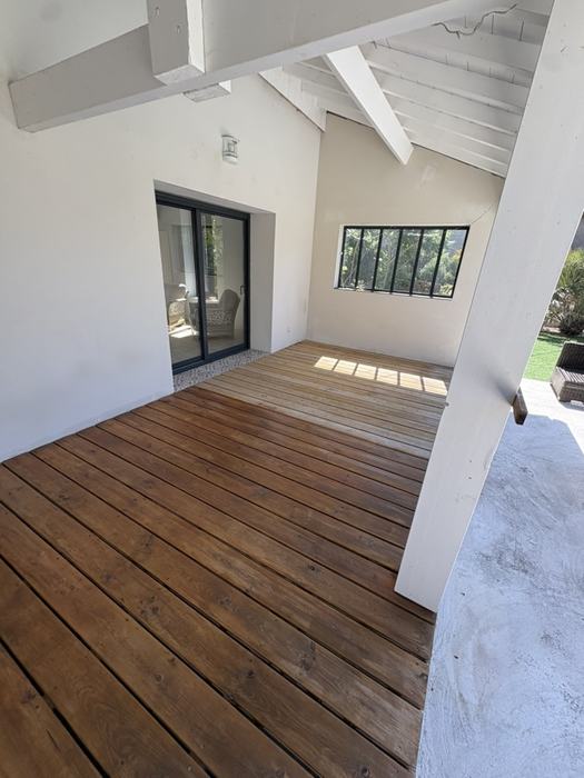 Terrasse en bois avant saturation, coin salon